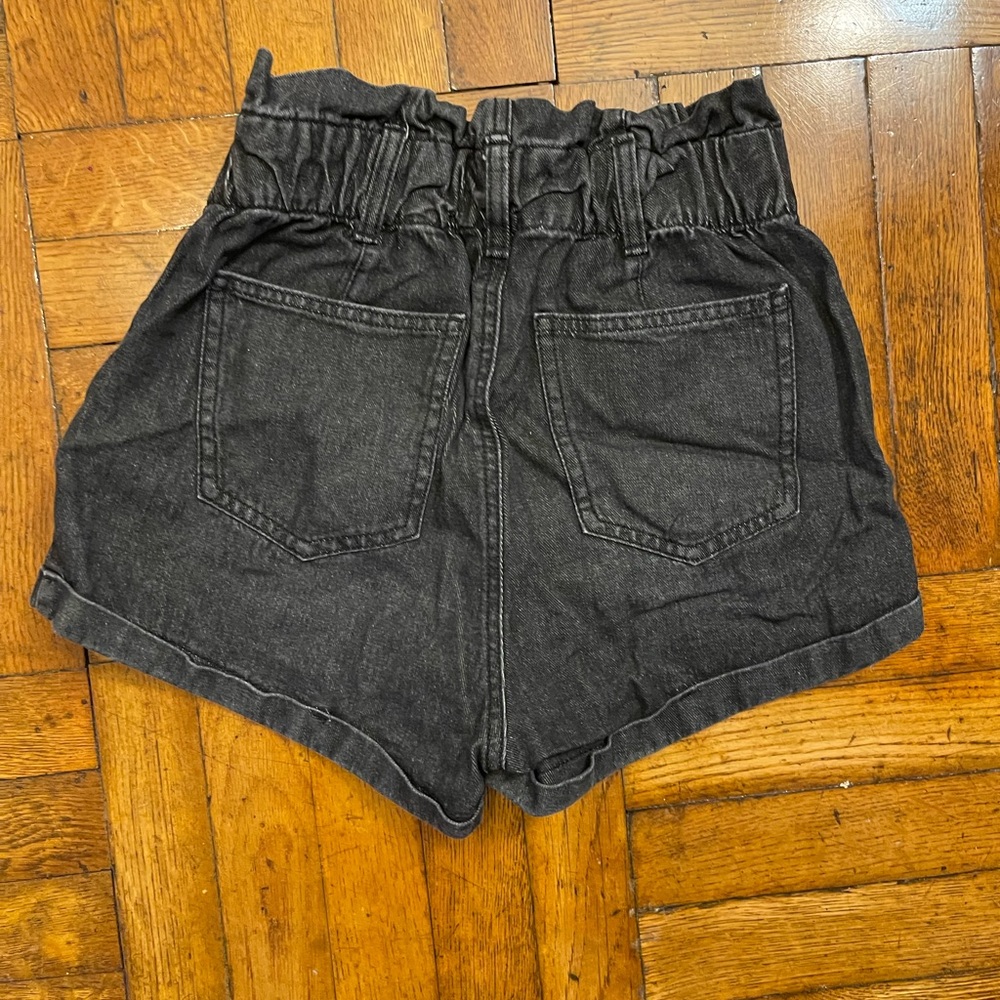 Shorts - Picture 2 of 3